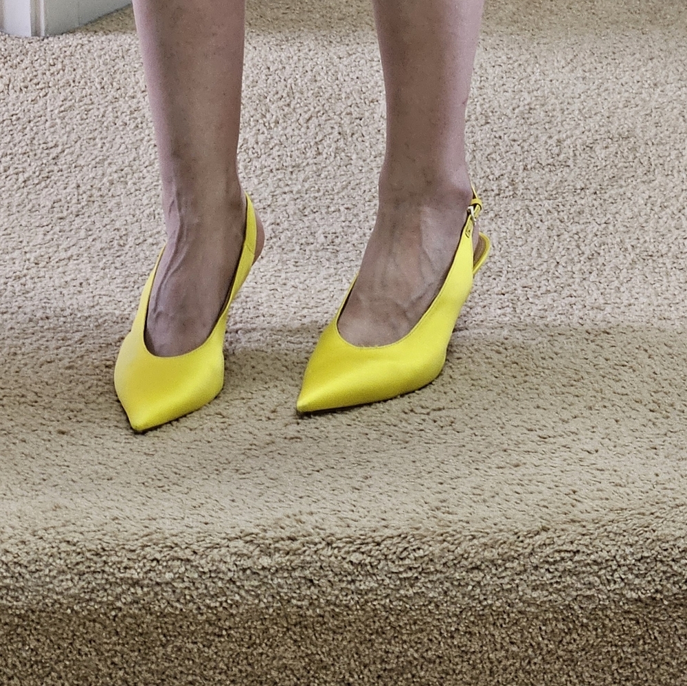 Tory Burch Elegant Pointed Slingback Pumps Size 9M - Picture 2 of 12